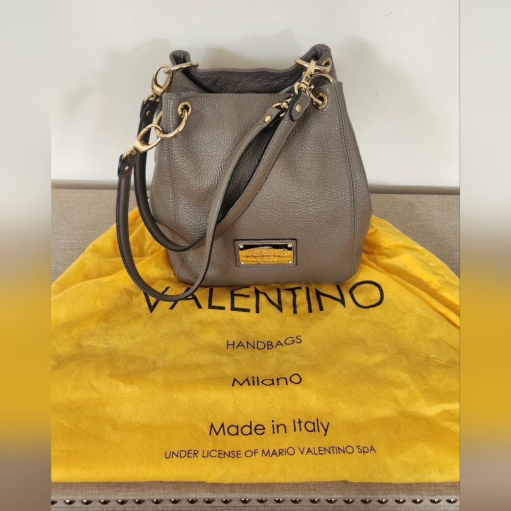 Valentino-Mario Valentino SpA. Milano, Made in Italy.  Leather Shoulder Bag